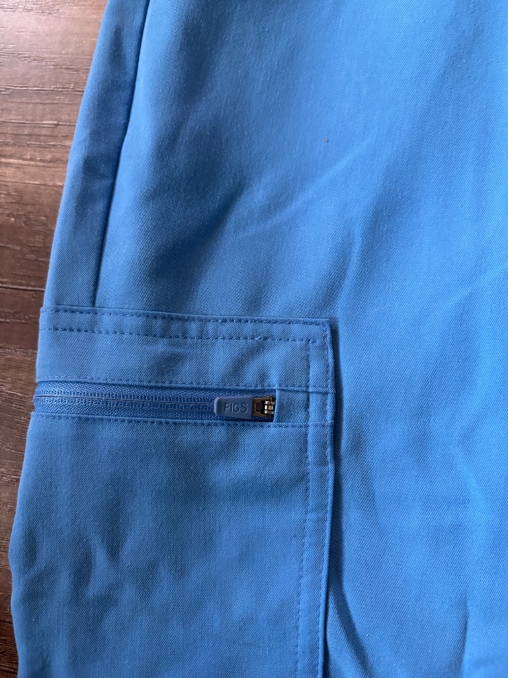 FIGS Scrub Pants in Bright Blue - Picture 3 of 9
